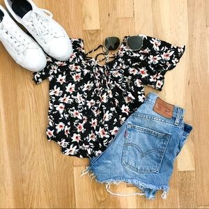 ✨ Floral Lace Up Top ✨